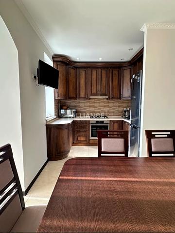 Василя Стуса вул., 30-Б