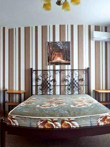 Миколи Бажана просп., 1-А