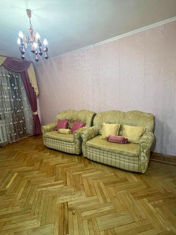 Володимира Івасюка просп. (Героїв Сталінграду), 37