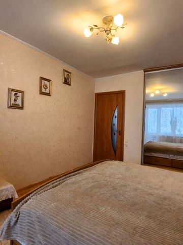 Хотинська вул., 9