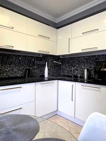 Шовковична вул., 48