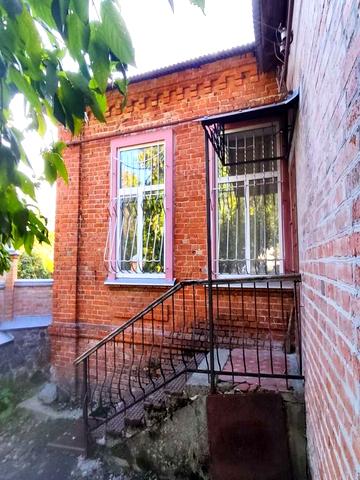 Монастирська вул., 30