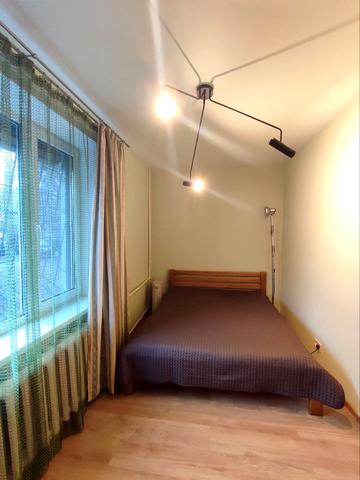 Єреванська вул., 19