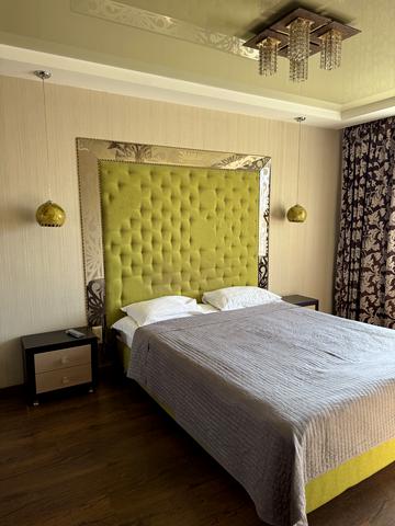 Лесі Українки бульв., 12