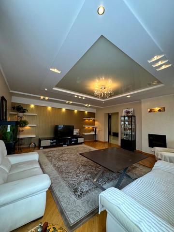 Олени Кульчицької вул., 16г