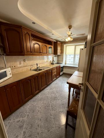 Київська вул., 49