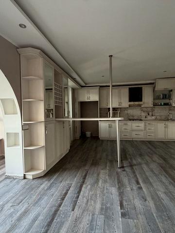 Молодіжний пров., 5