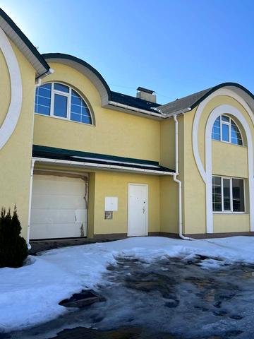 Степана Бандери вул., 82/2