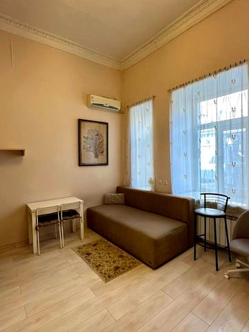 Ніни Строкатої вул. (Буніна), 4