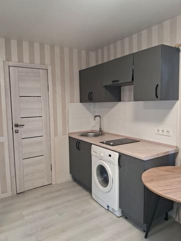 Софіївська вул., 8