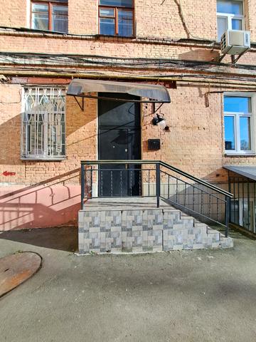 Інститутська вул., 24/7