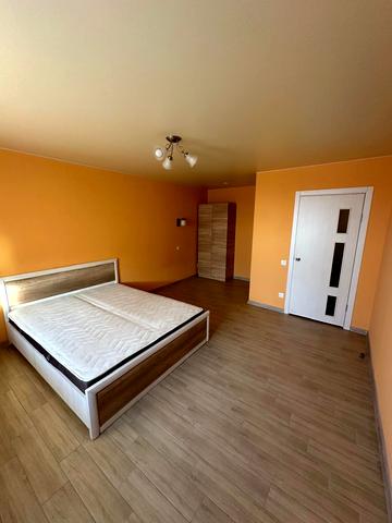 Янтарна вул., 32