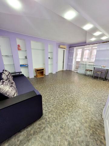 Степана Бандери вул. (Шмідта), 8