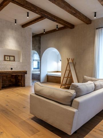 Ярославів Вал вул., 16