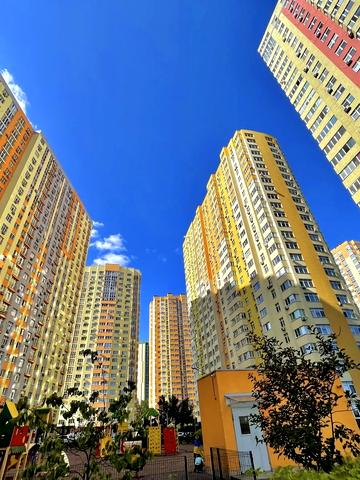 Сімї Кульженків вул. (Петра Дегтяренка), 35