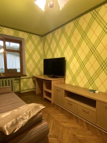 Героїв Крут вул. (Фурманова), 8