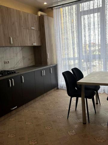 Хіміків вул., 4