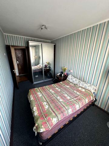 Прирічна вул., 19