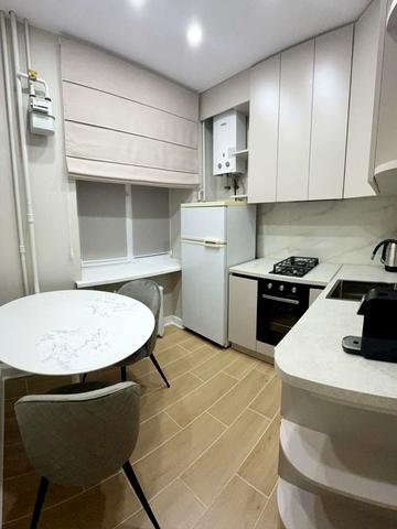 Борщагівська вул., 2