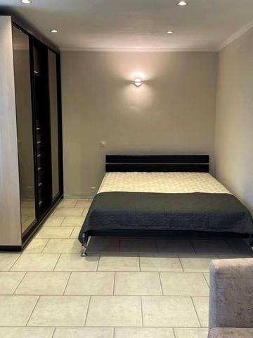 Дорогожицька вул., 18