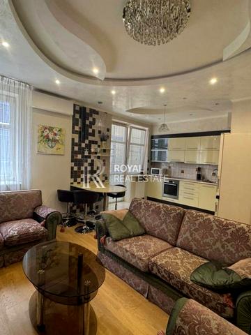 Євгена Коновальця вул. (Щорса), 32-Б