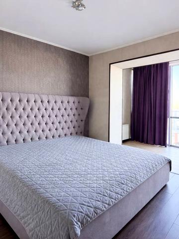 Набережна Перемоги вул., 62