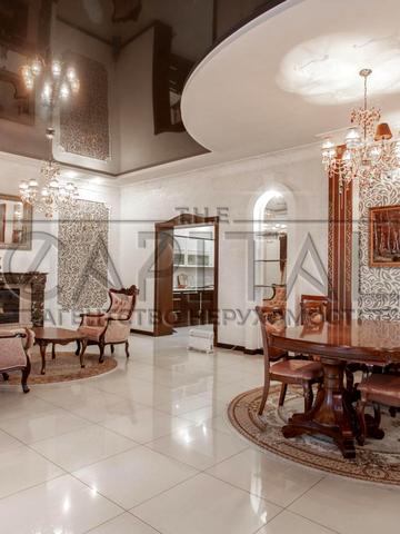 Обухівський