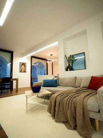 Хрещатик вул. (Kreschatic), 25