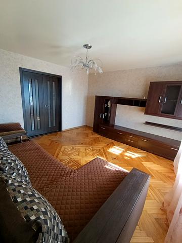 Миру пл., 1в