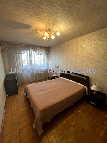 Андрія Малишка вул., 35