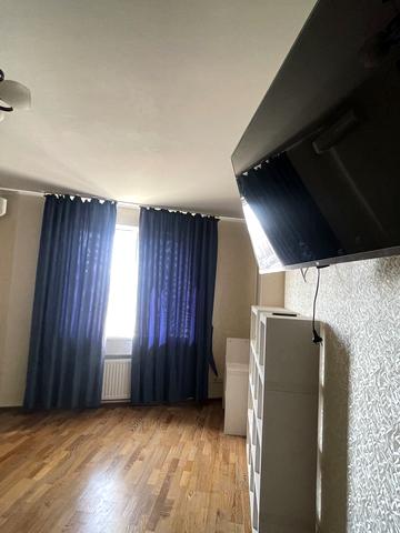 Юрія Шумського вул., 5