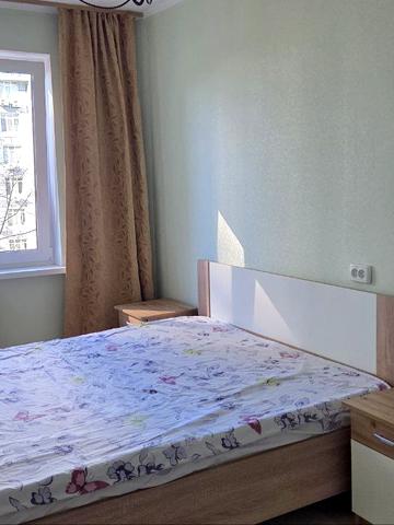 Миколи Ушакова вул., 14