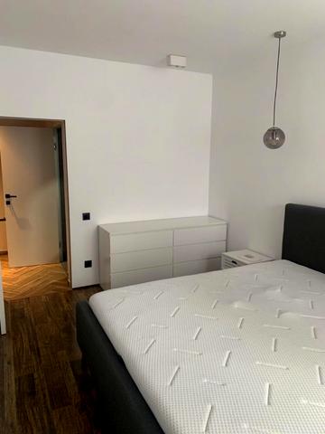 Малоголосківська вул., 8г