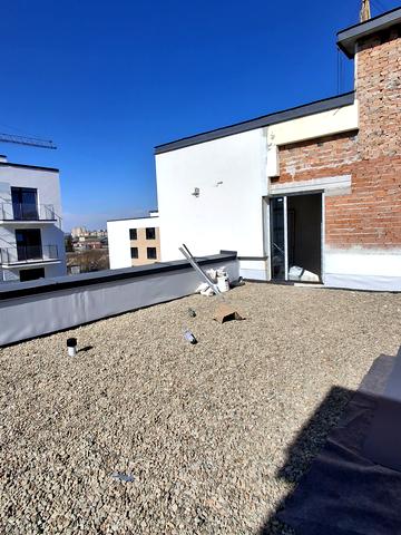 Євгена Коновальця вул., (Будинок 9)