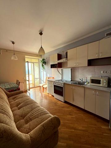 Гетьмана Мазепи вул., 72