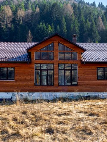 Надгірна вул., 39