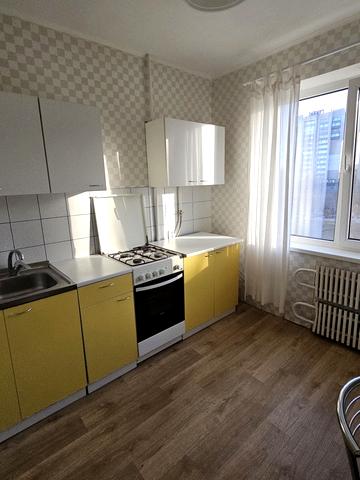 Добровольців пров., 6