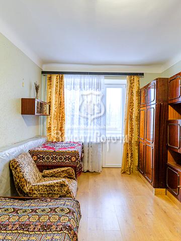 Будівельників вул., 24