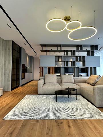 Раїси Окіпної вул., 18