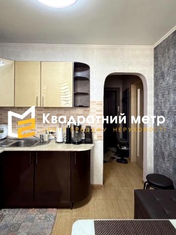 Тернопільська вул., 10