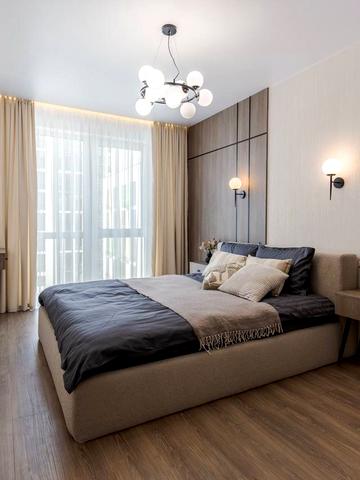 Угорська вул., 12