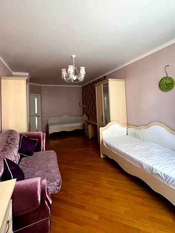 Юлії Здановської вул. (Ломоносова), 73-Ж