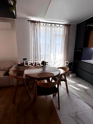 Каховська вул., 62