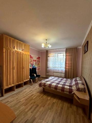 Яворівська вул., 9