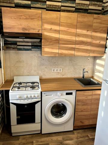 Володимира Івасюка просп. (Героїв Сталінграду), 7-Б