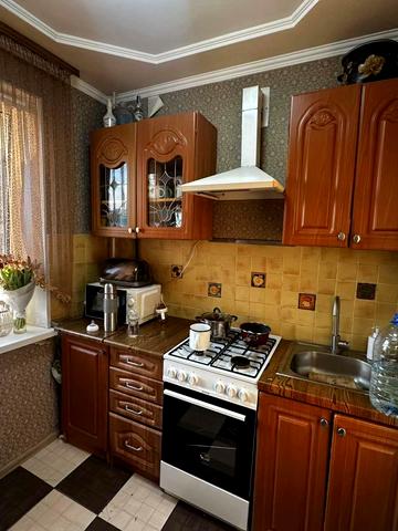 Павла Тичини вул., 11