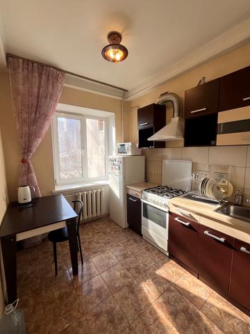 Велика Васильківська вул. (Червоноармійська), 114