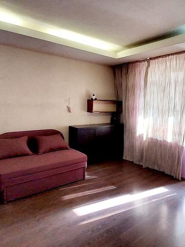 Волинська вул., 10