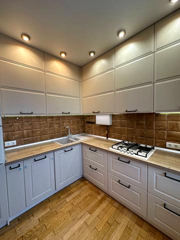 Університетська вул., 2Л