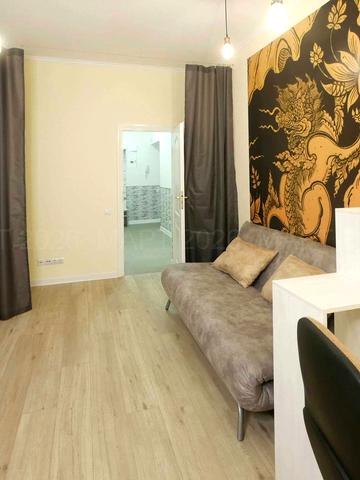 Академіка Богомольця вул., 7/14